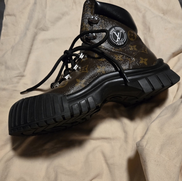 Louis Vuitton Ruby Ranger - Monogram - Picture 6 of 14